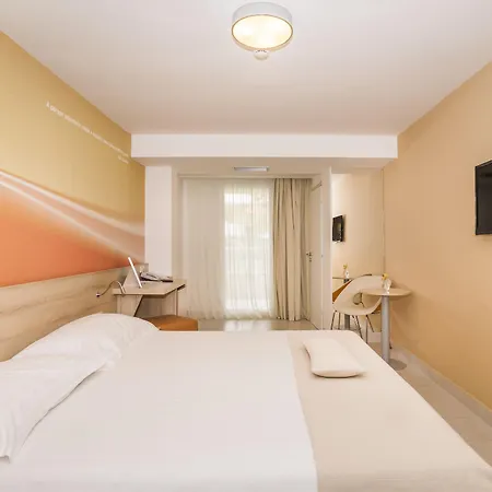 Plava Laguna 4*