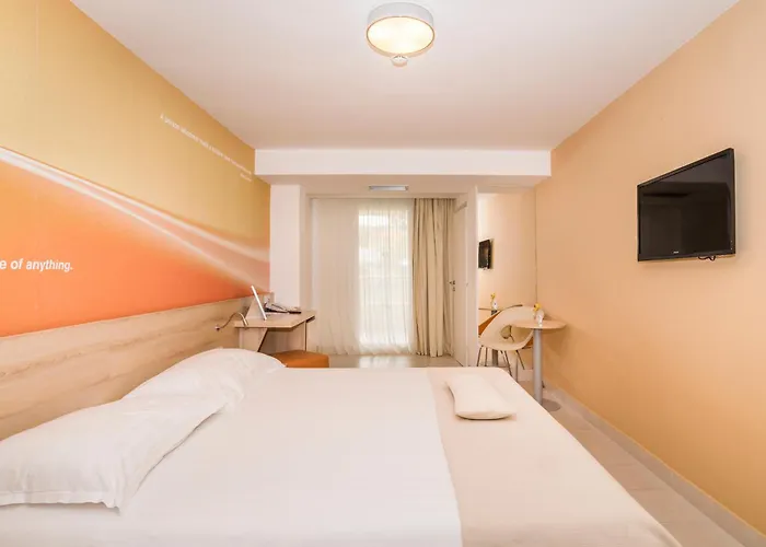 Plava Laguna 4*