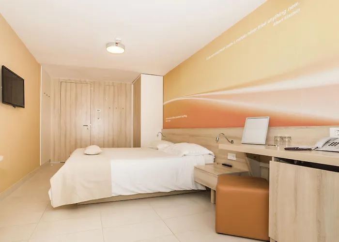 Plava Laguna Hotel