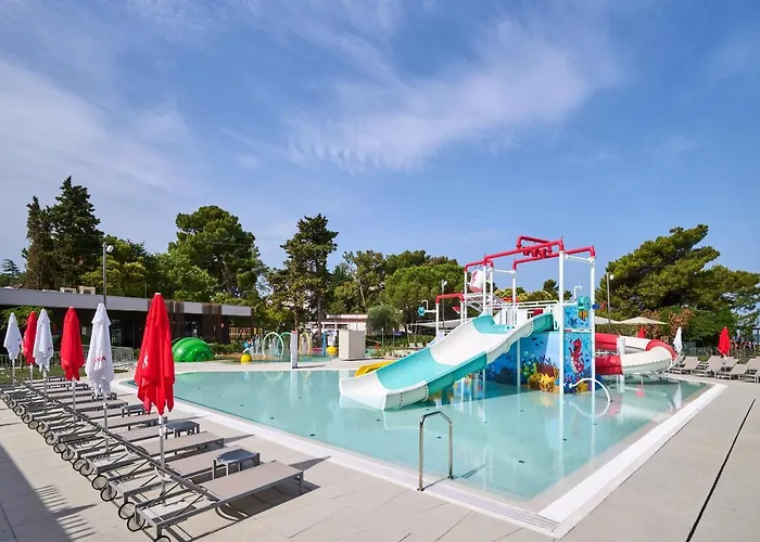 Plava Laguna Hotel 4*
