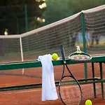 Plava Laguna מלון אומאג