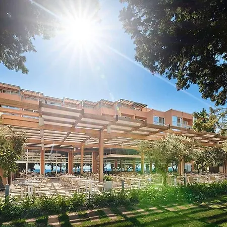 Hotel Plava Laguna 4*