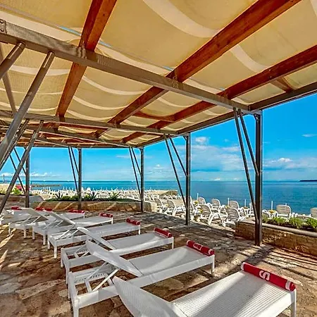 Plava Laguna Hotell