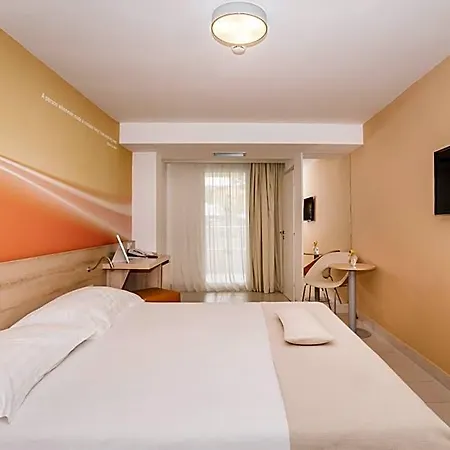 Plava Laguna 4*
