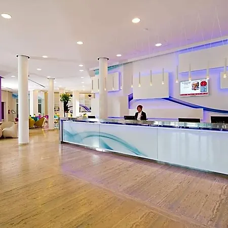 Plava Laguna Hotell