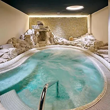 Hotell Plava Laguna 4*