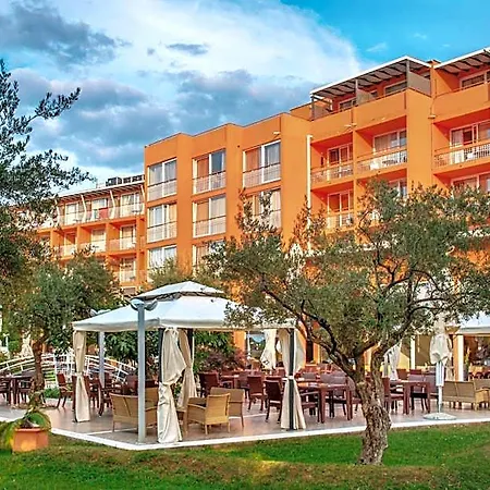 Hotell Plava Laguna 4*
