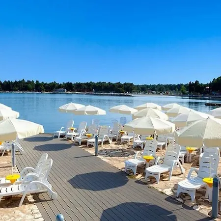 Ξενοδοχείο Plava Laguna 4*