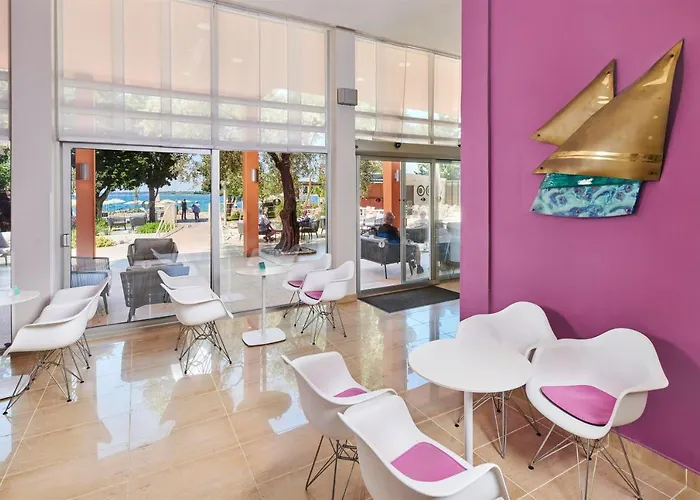 Отель Plava Laguna 4*