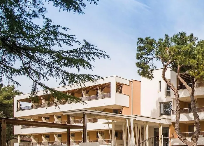 Plava Laguna Hotel 4*