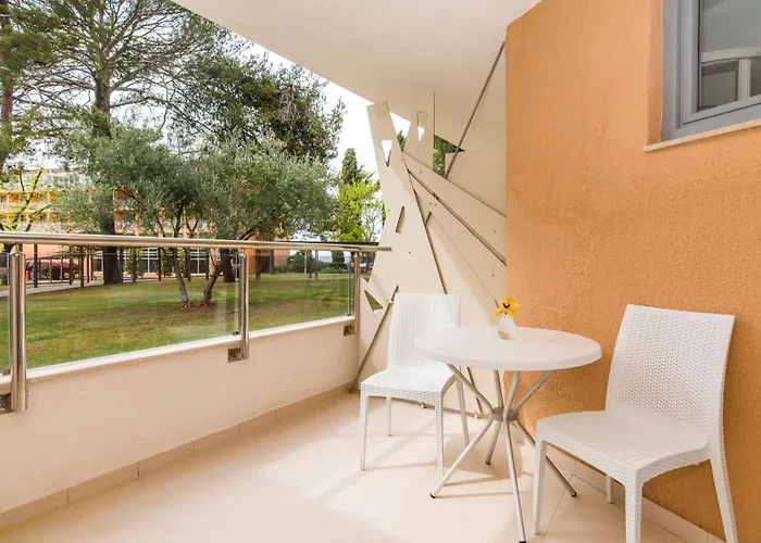 Hotel Plava Laguna 4*