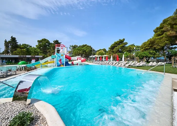 Plava Laguna Отель 4*