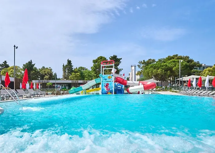 Plava Laguna Отель