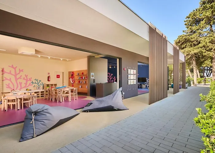 Plava Laguna Hotel 4*