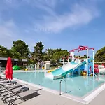 Plava Laguna Hotel 4*