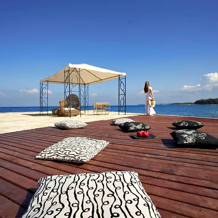 Plava Laguna ホテル 4*
